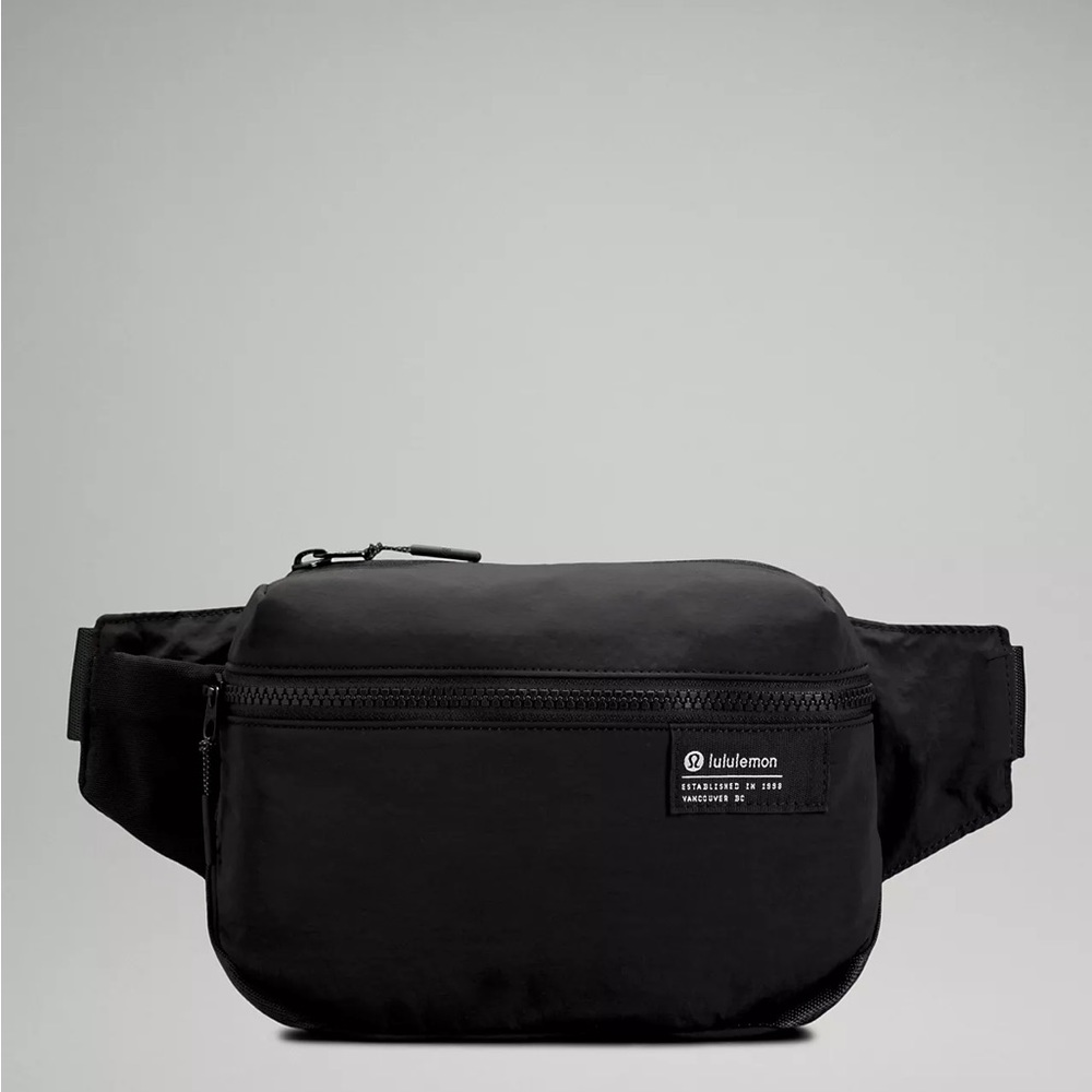 Black Lululemon belt bag
